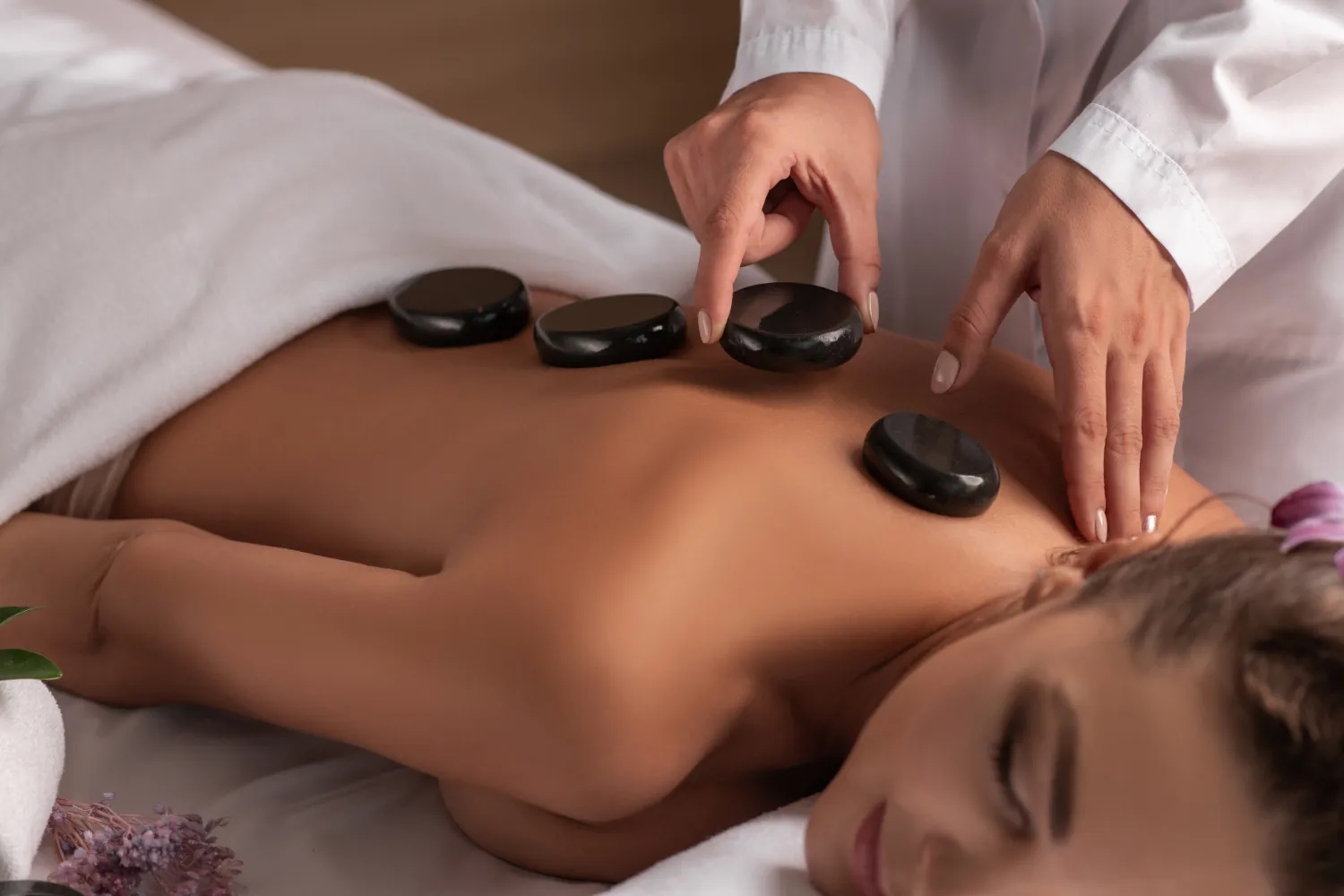 aromatherapy hot stone massage