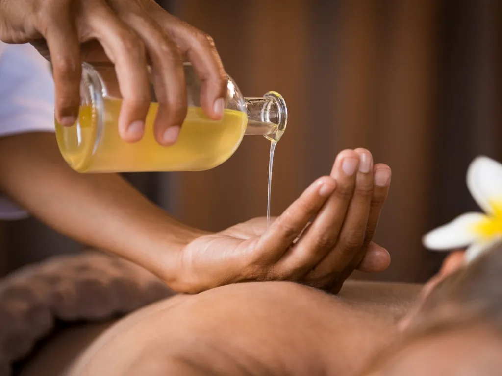 difference between a massage therapist and a registered massage therapist
